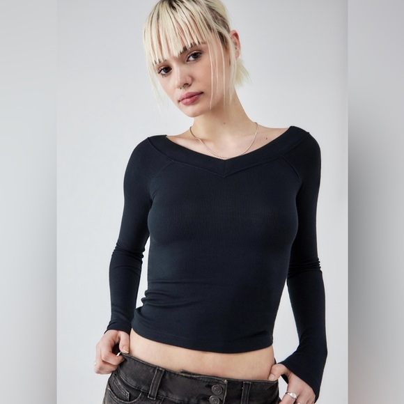 Urban Outfitters BDG Shannen Slinky V-Neck Long Sleeve T-Shirt Black - Picture 1 of 7